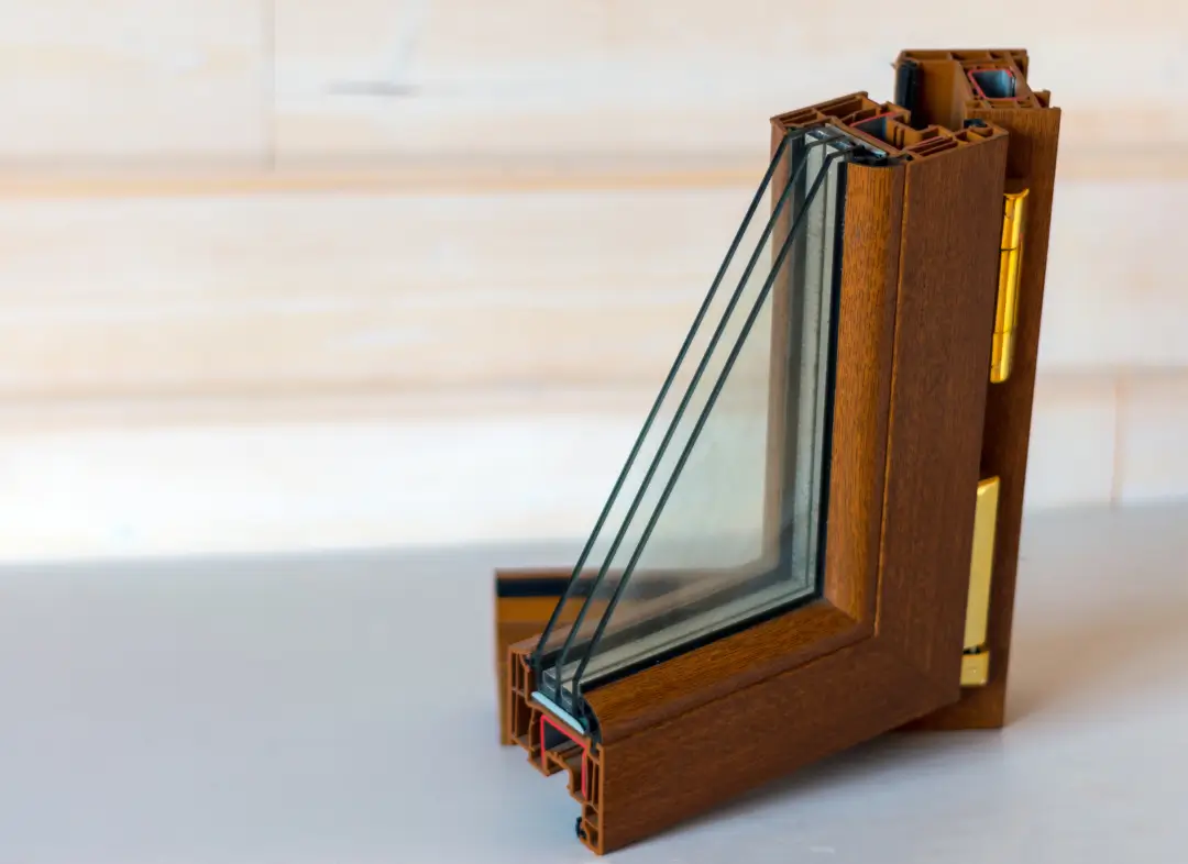 Installation de fenêtre en bois sur mesure Les Herbiers